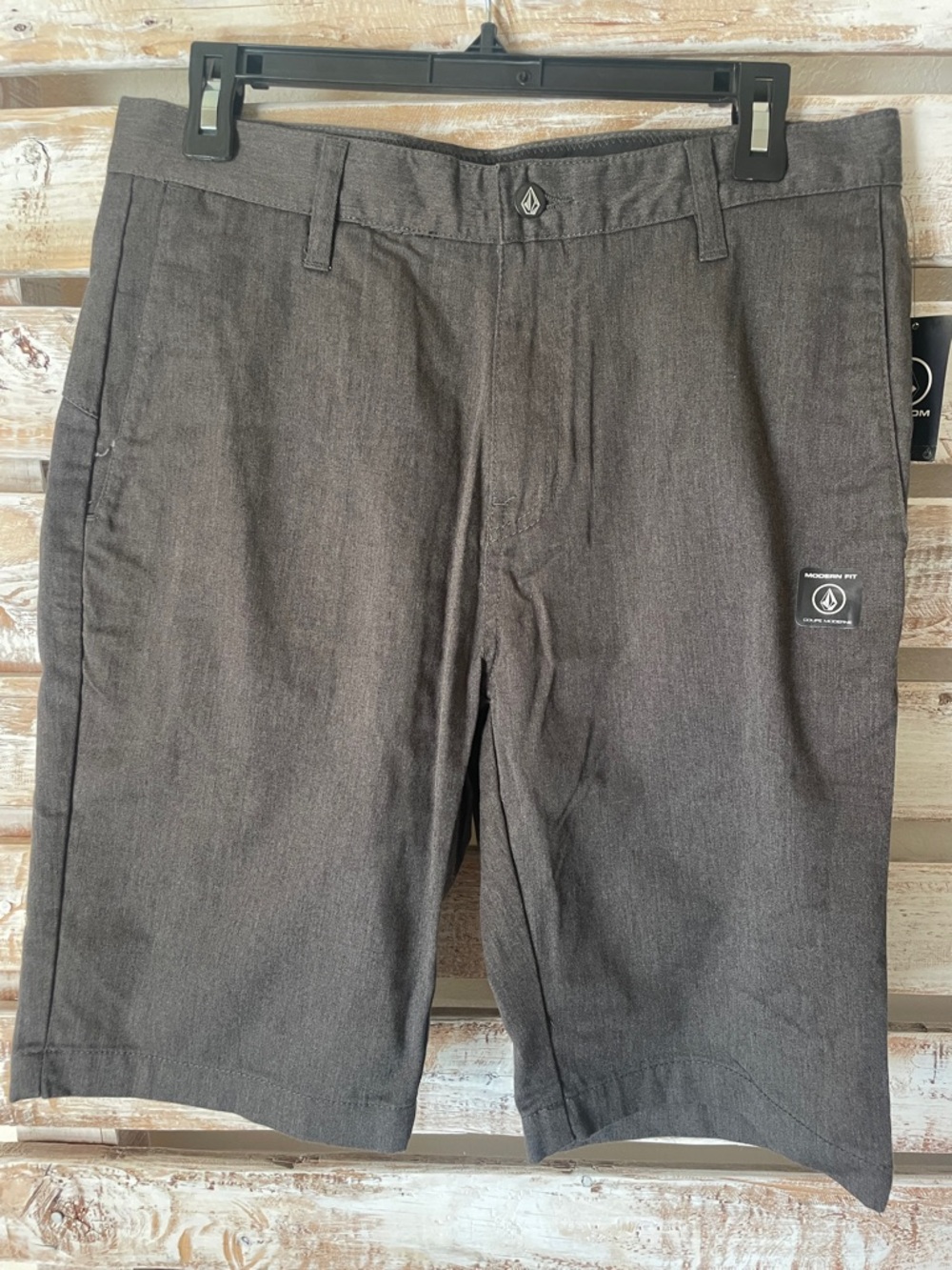 Volcom Men's Gray Stretch Casual Shorts
Size 30 BNWT